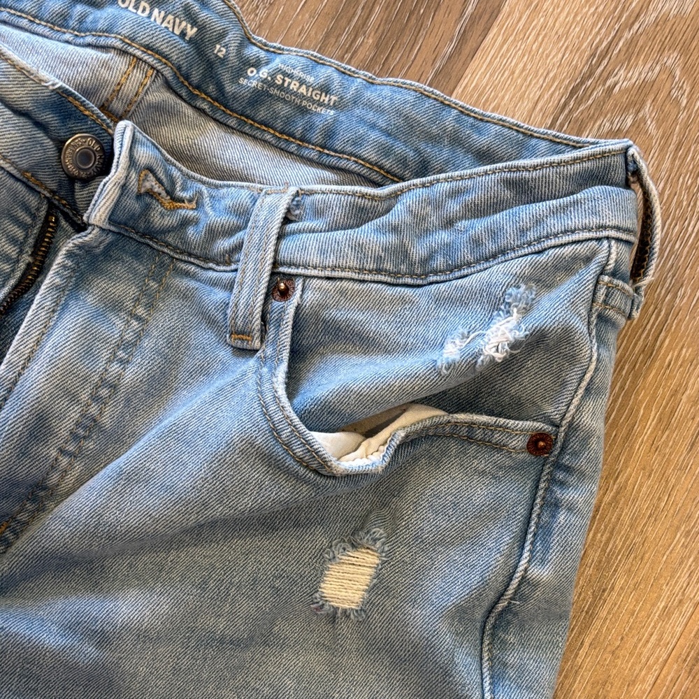 Stylish Light Blue Worn Torn Women's O.G. OG straight Old Navy Jeans
